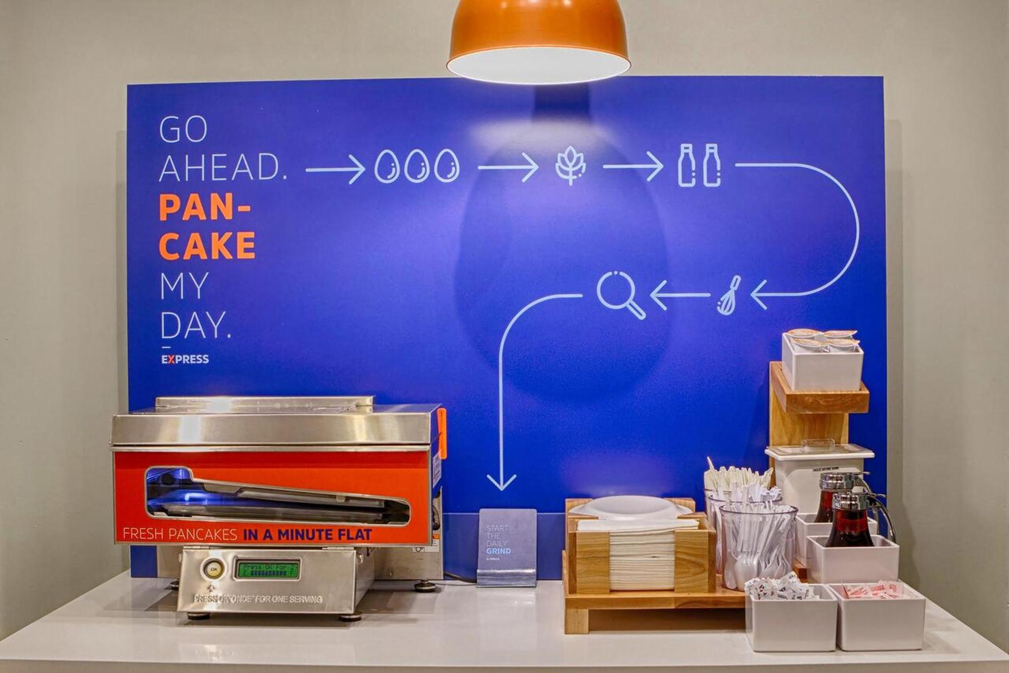 Holiday Inn Express Hotel & Suites Dublin By Ihg Zewnętrze zdjęcie