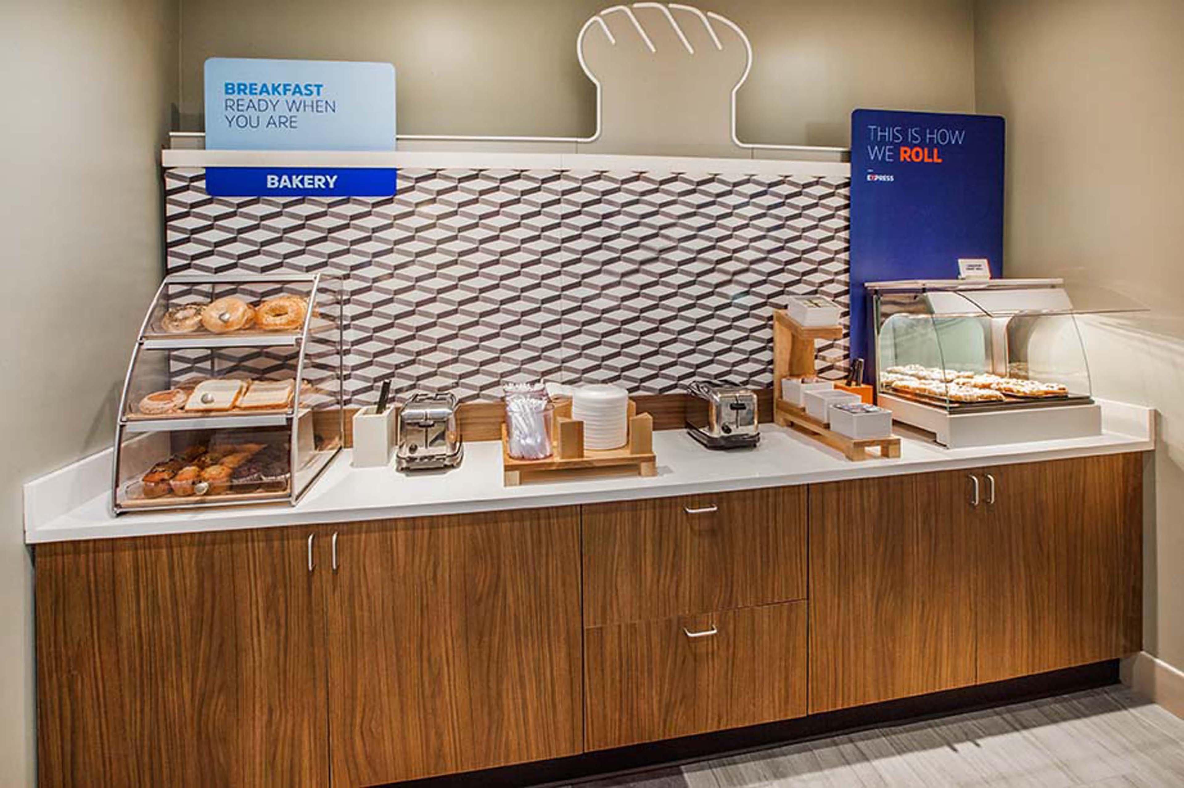 Holiday Inn Express Hotel & Suites Dublin By Ihg Zewnętrze zdjęcie